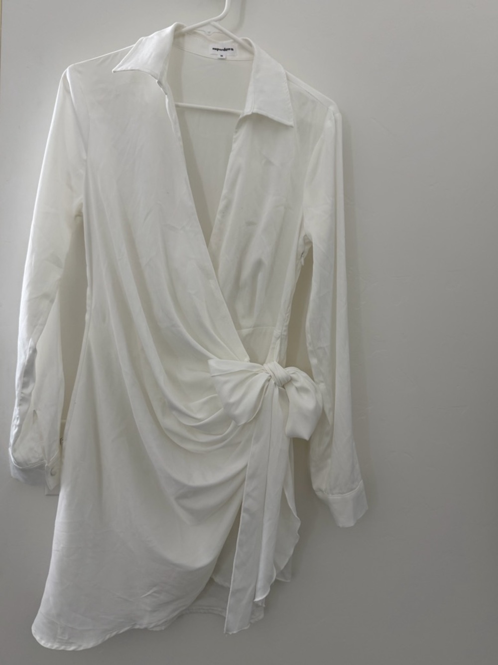 SUPERDOWN Sophie draped mini dress in White satin size M - Picture 4 of 6